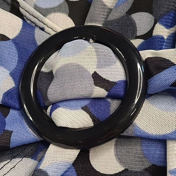 Notations petite large top with front oversized black button feature - Picture 8 of 9